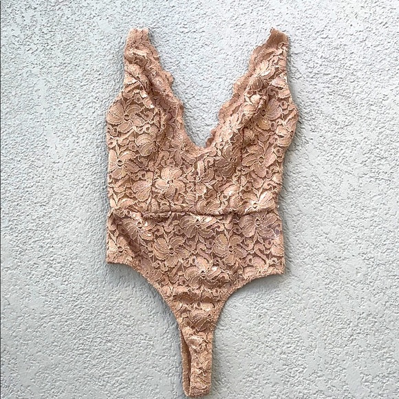 Leith Tops - Leith XS Nude/ Tan Lace Bodysuit
